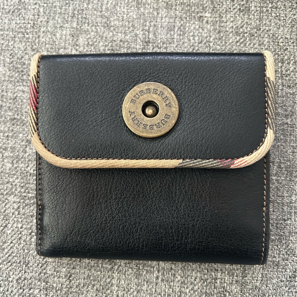 AUTHENTIC Burberry Compact Leather Wallet